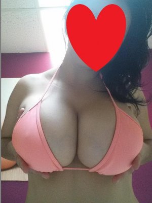 Lutricia tantra massage in Lewisville